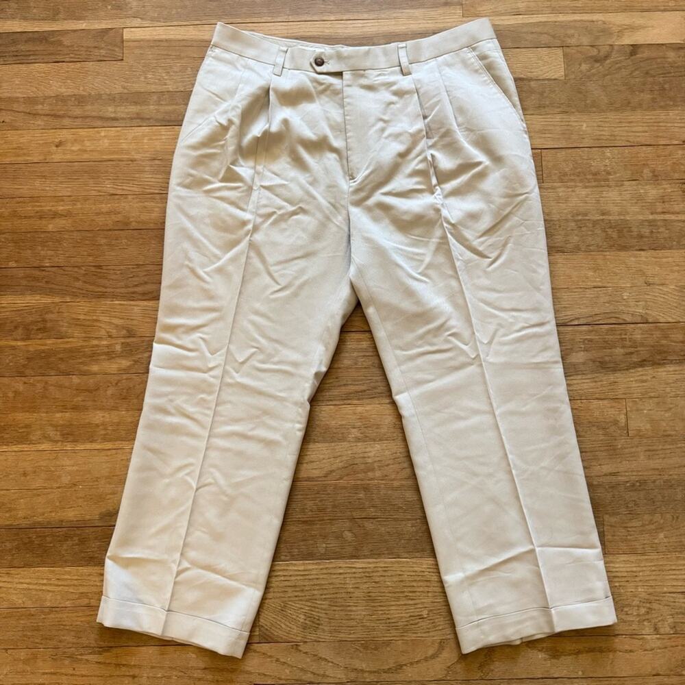 Cutter & Buck tan khaki pleated cuffed golf slacks pants size 35x26
 b22
